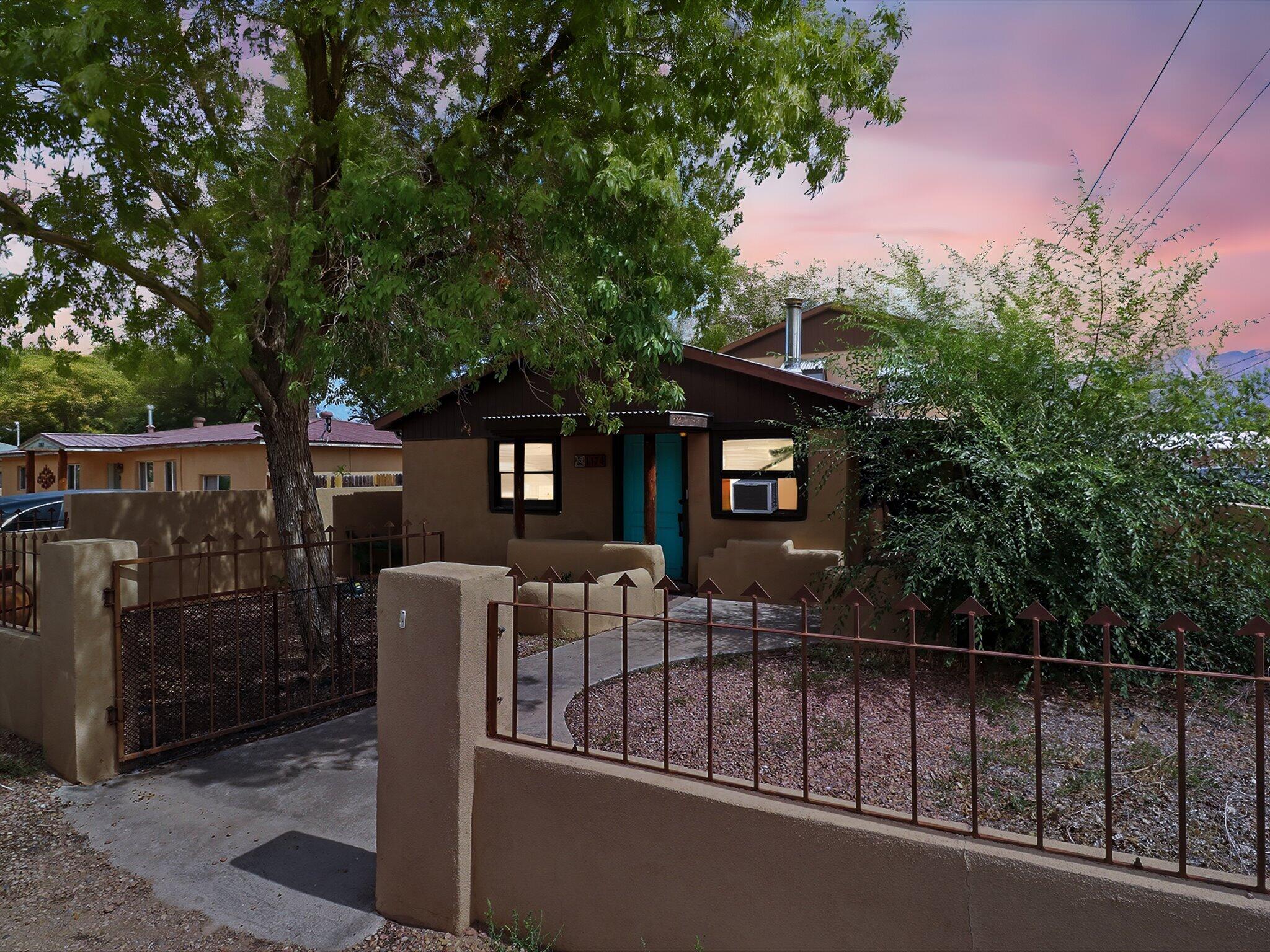 1174 Calle San Lorenzo