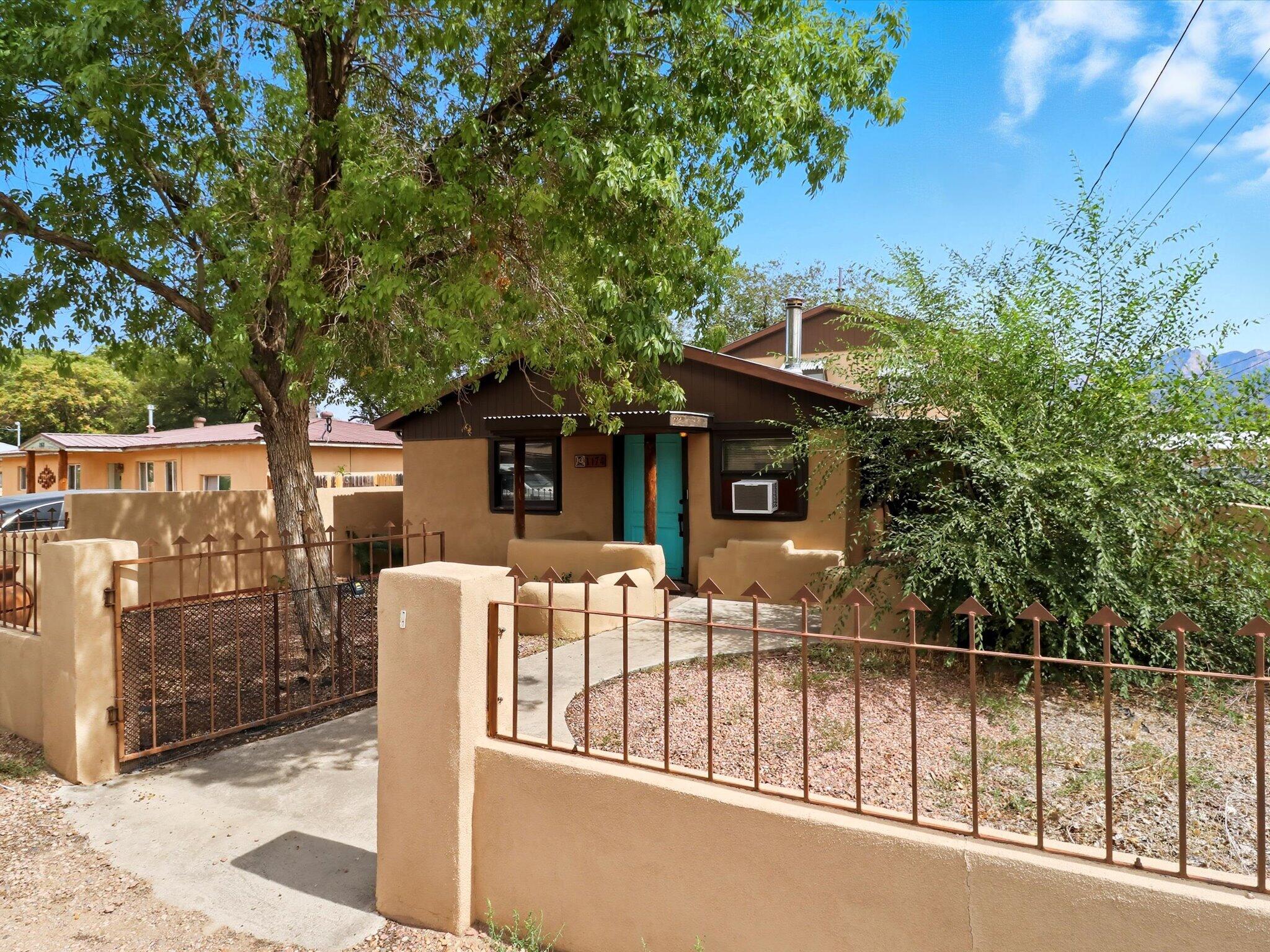 1174 Calle San Lorenzo