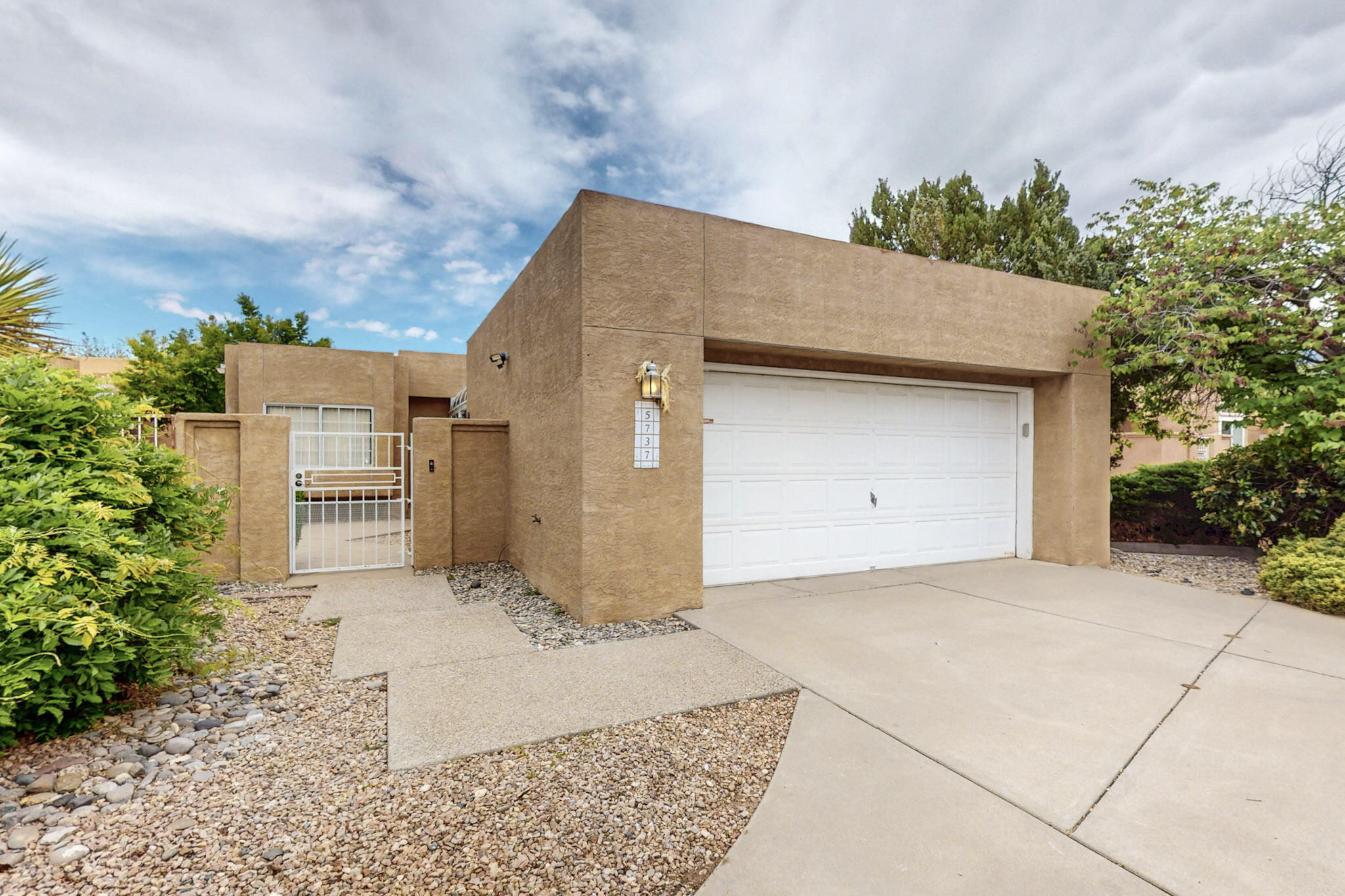 5737 Peppertree Place, Albuquerque, New Mexico image 2