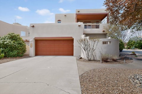 Homes For Sale - 1405 Plaza Sonada<br/> Bernalillo County, Albuquerque, NM 87104