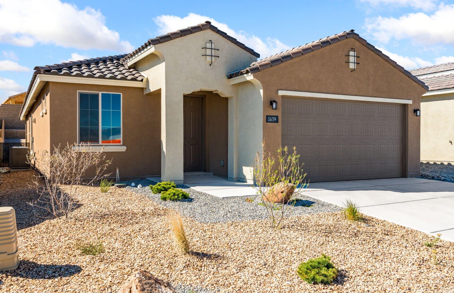 1639 Scholastic Trail NW