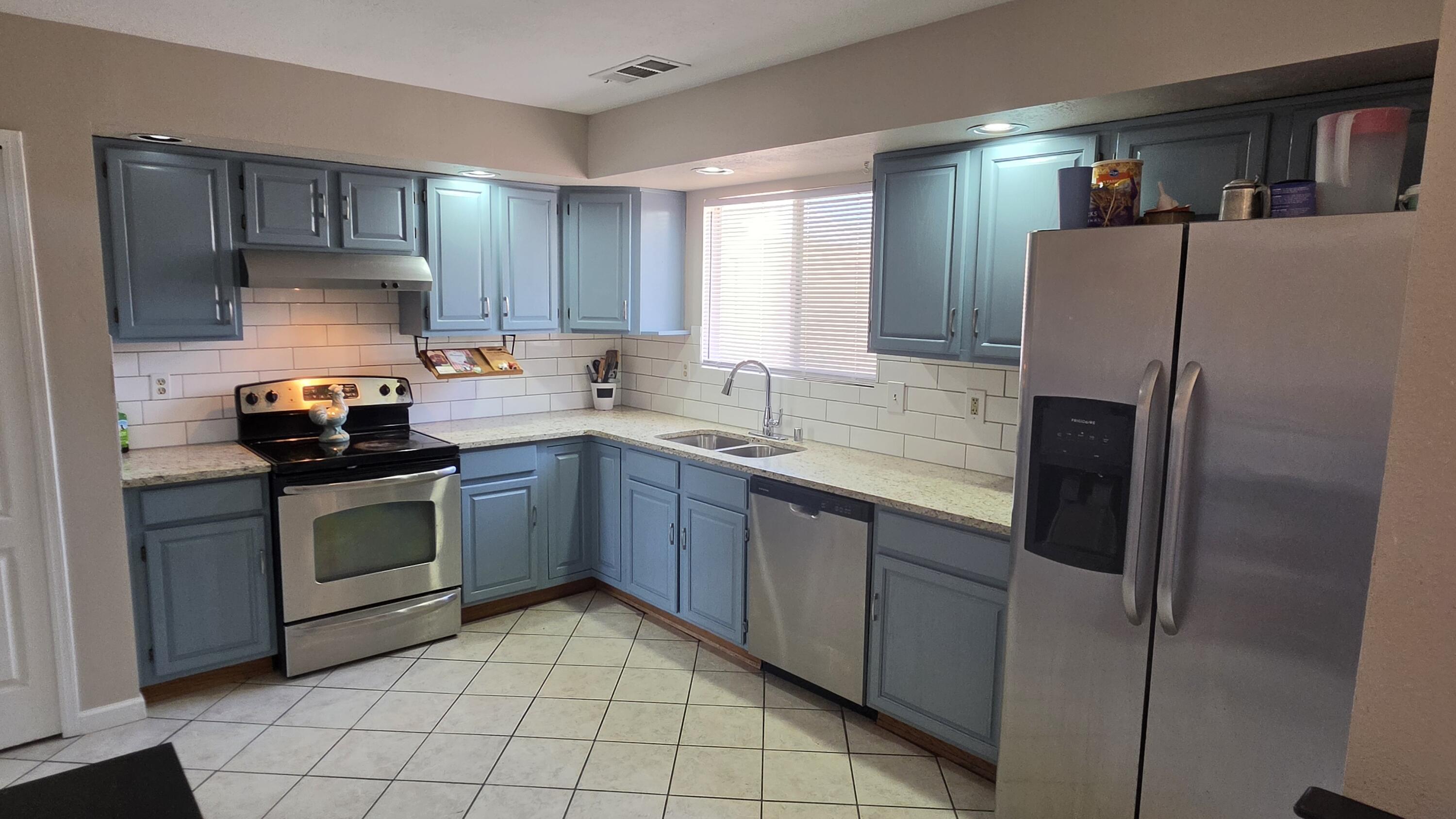 2548 Twin Buttes Drive NE