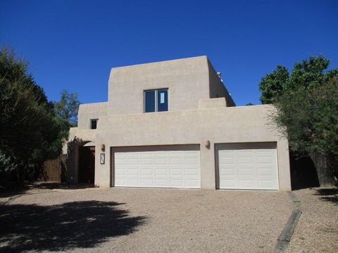 Photo of 5505 POBLANOS Court NW, Albuquerque, NM 87107 (MLS # 1091623)