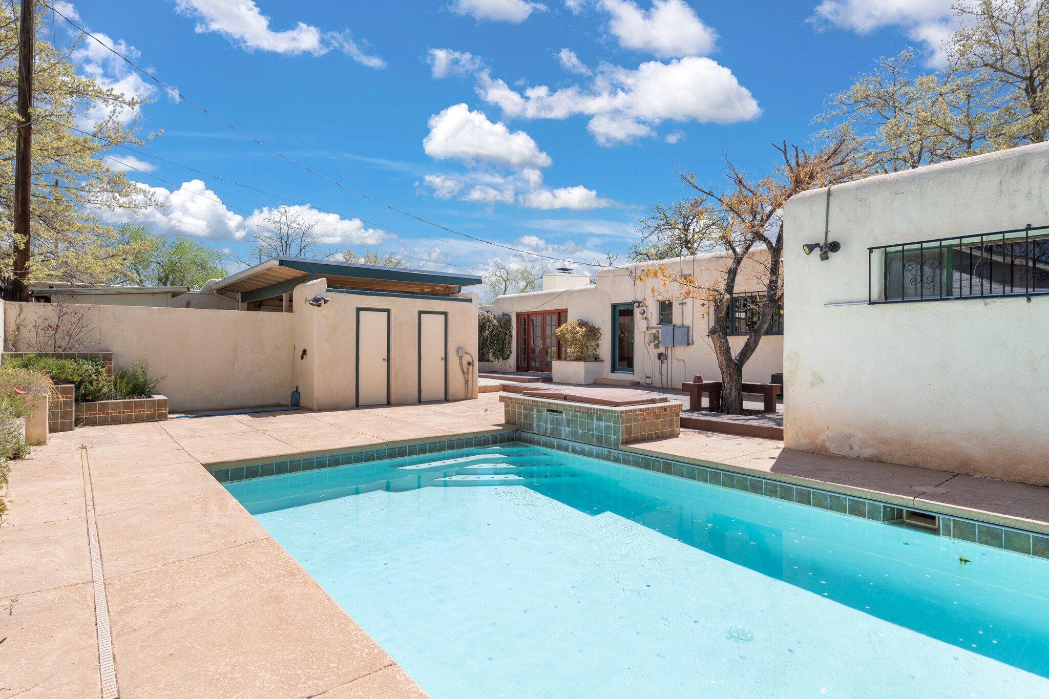 2723 Mcearl Avenue, Albuquerque, New Mexico image 2