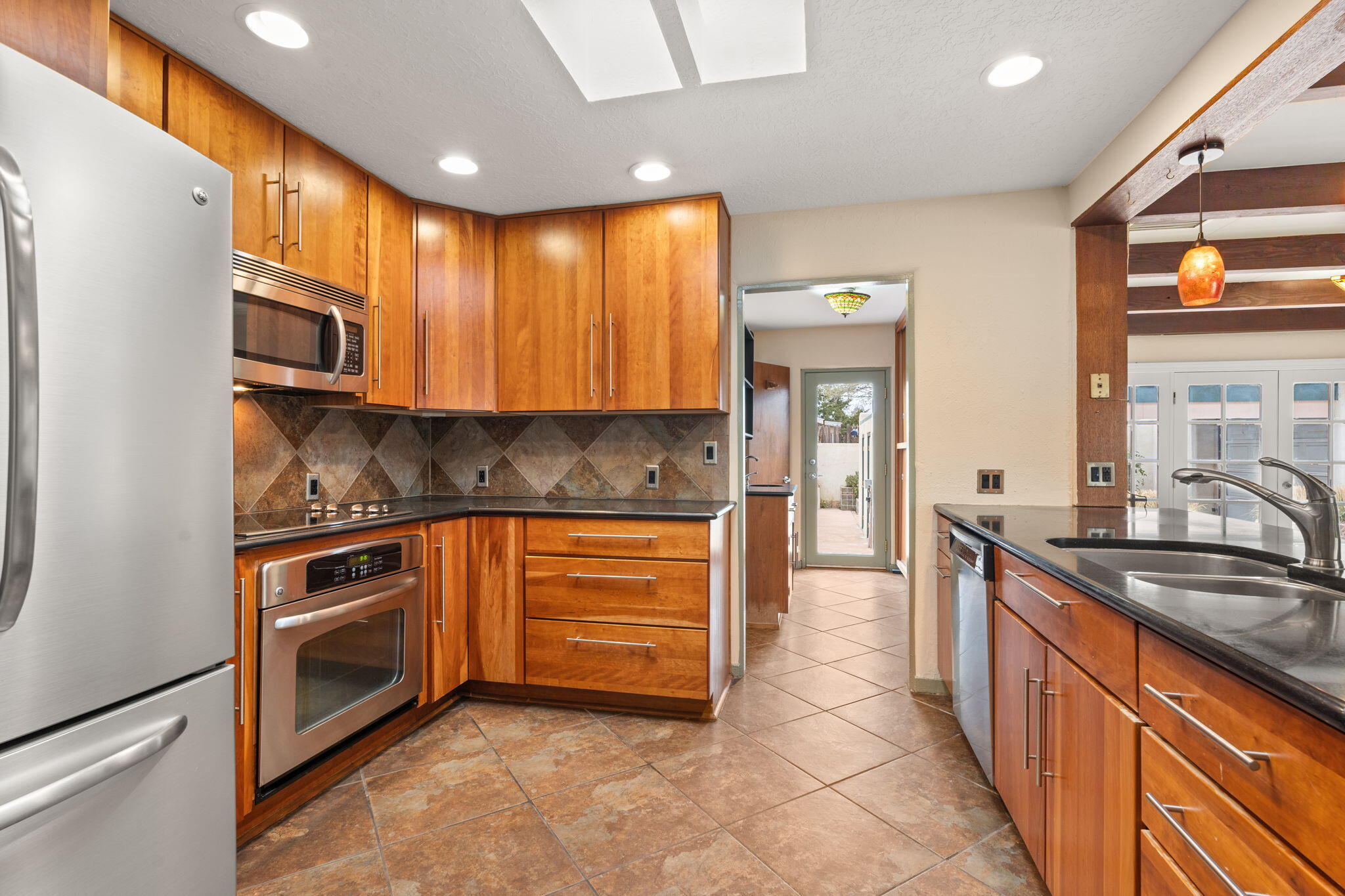 2723 Mcearl Avenue, Albuquerque, New Mexico image 13