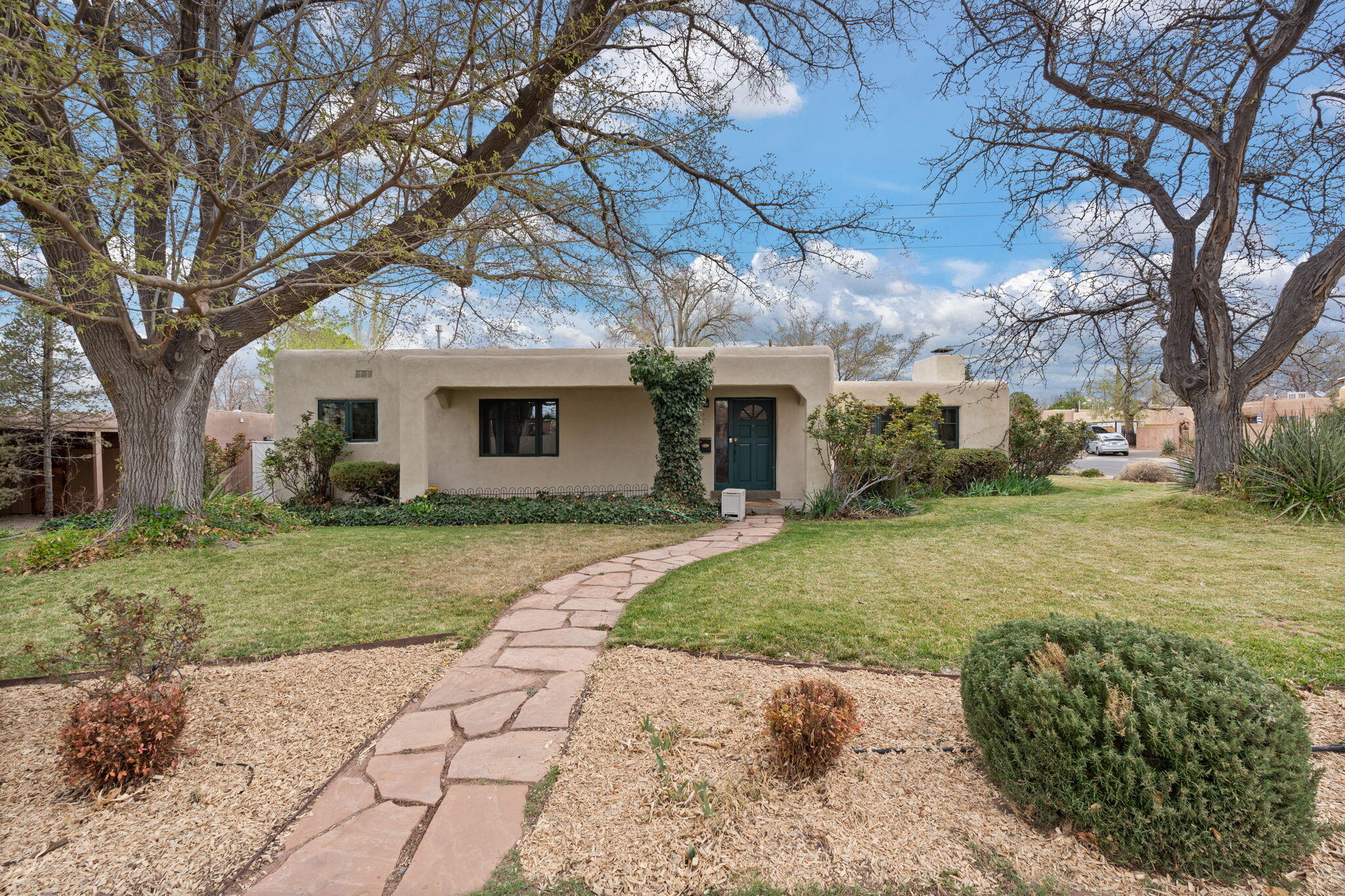 2723 Mcearl Avenue, Albuquerque, New Mexico image 1