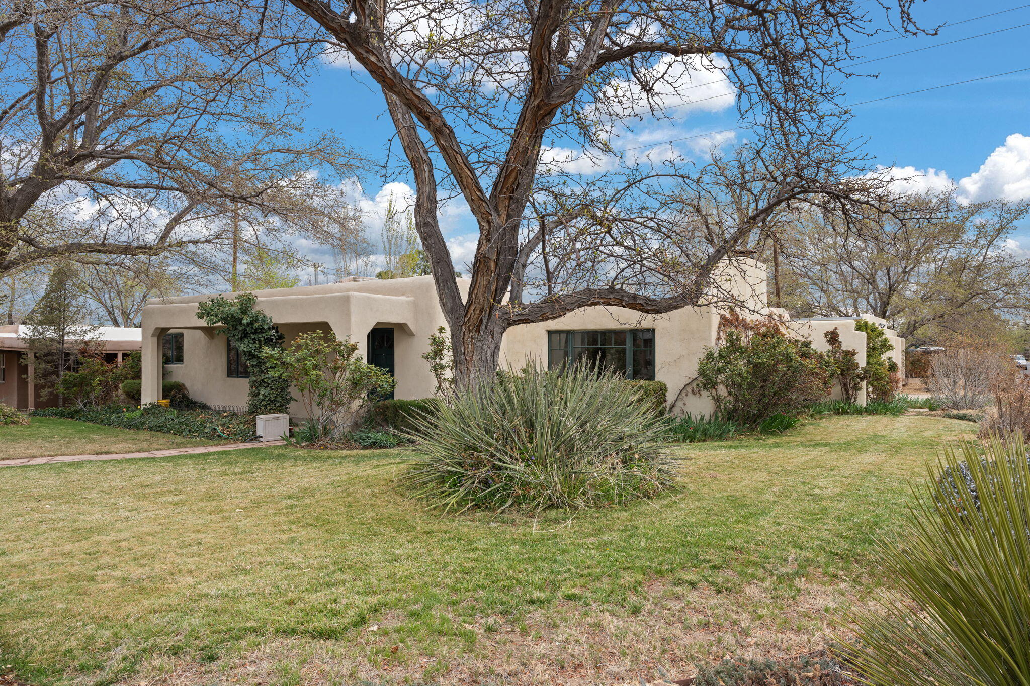 2723 Mcearl Avenue, Albuquerque, New Mexico image 3