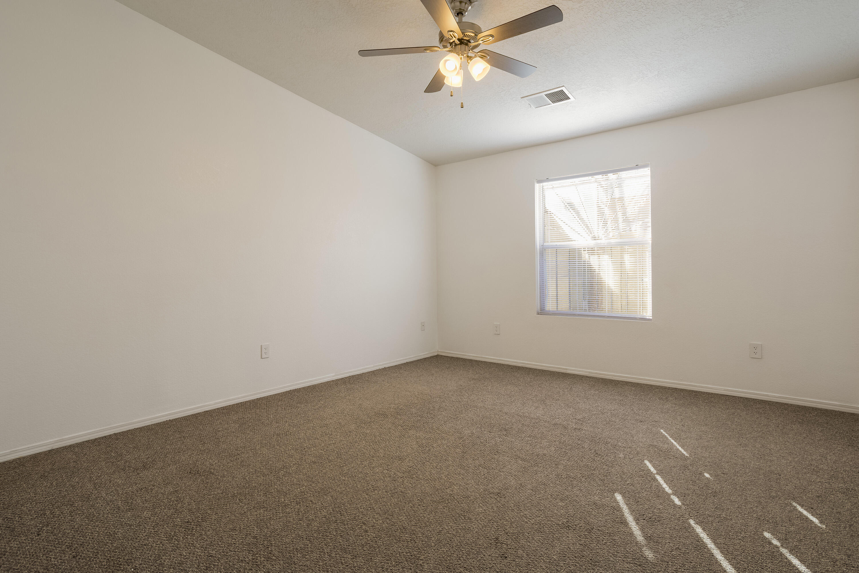 2024 Desert Breeze Drive, Albuquerque, New Mexico image 9