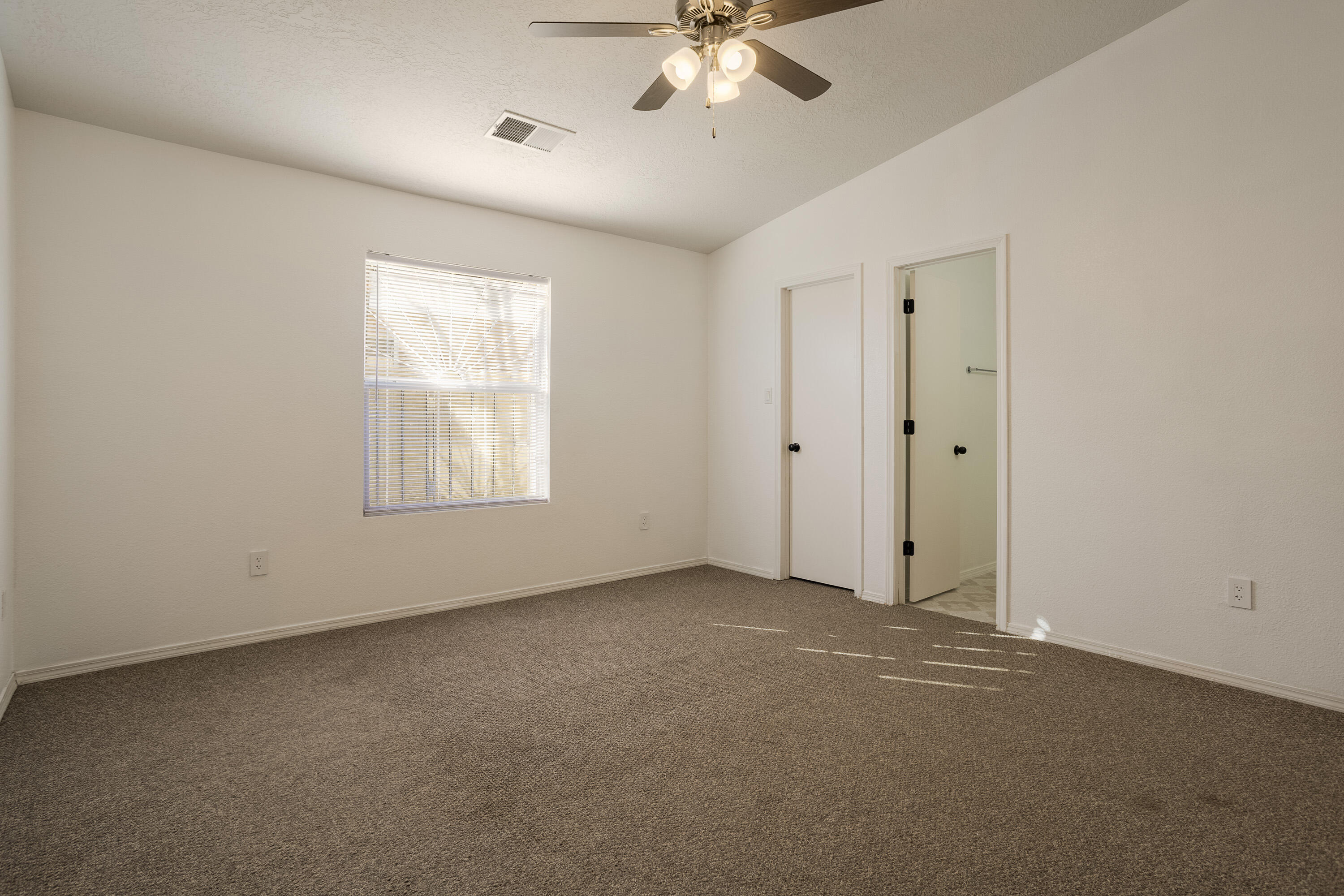 2024 Desert Breeze Drive, Albuquerque, New Mexico image 10