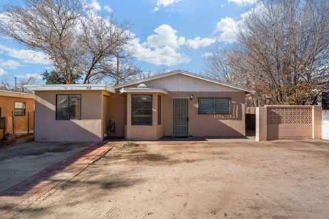 Photo of 229 58th Street NW, Albuquerque, NM 87105 (MLS # 1095482)