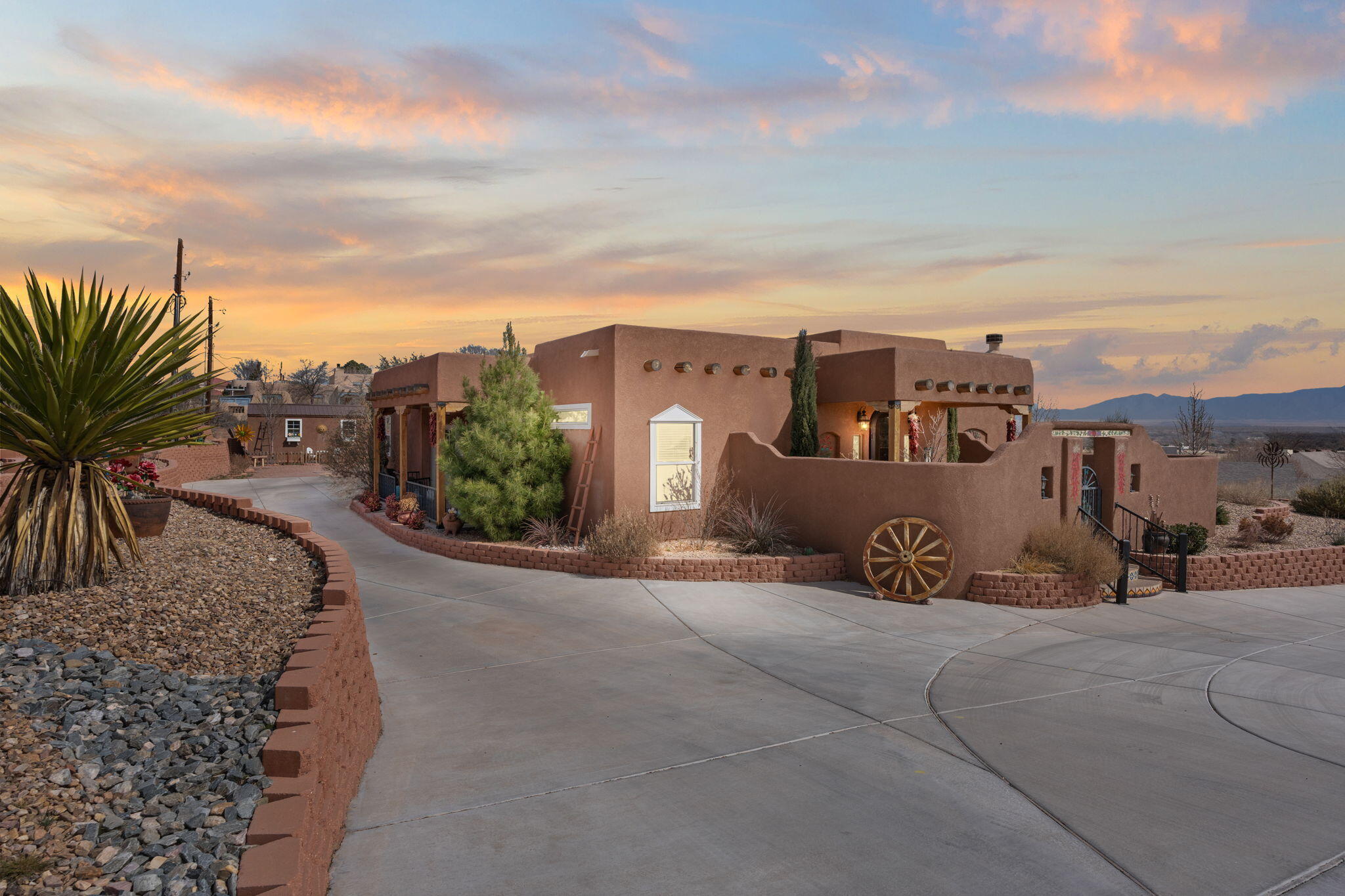 1628 Drake Road, Los Lunas, New Mexico image 1