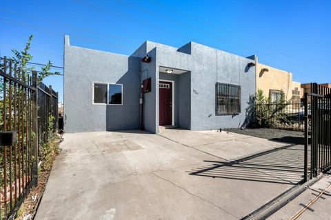 Photo of 8305 SHAWNEE Place SE, Albuquerque, NM 87108 (MLS # 1092794)