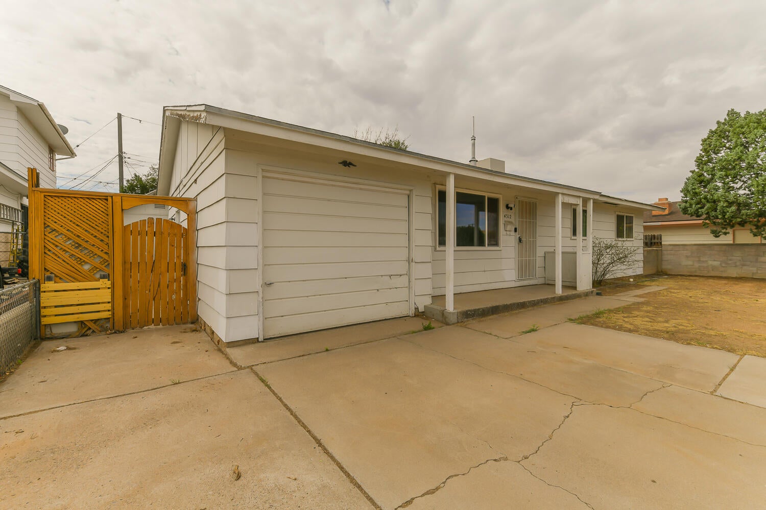 4312 Hendrix Road NE