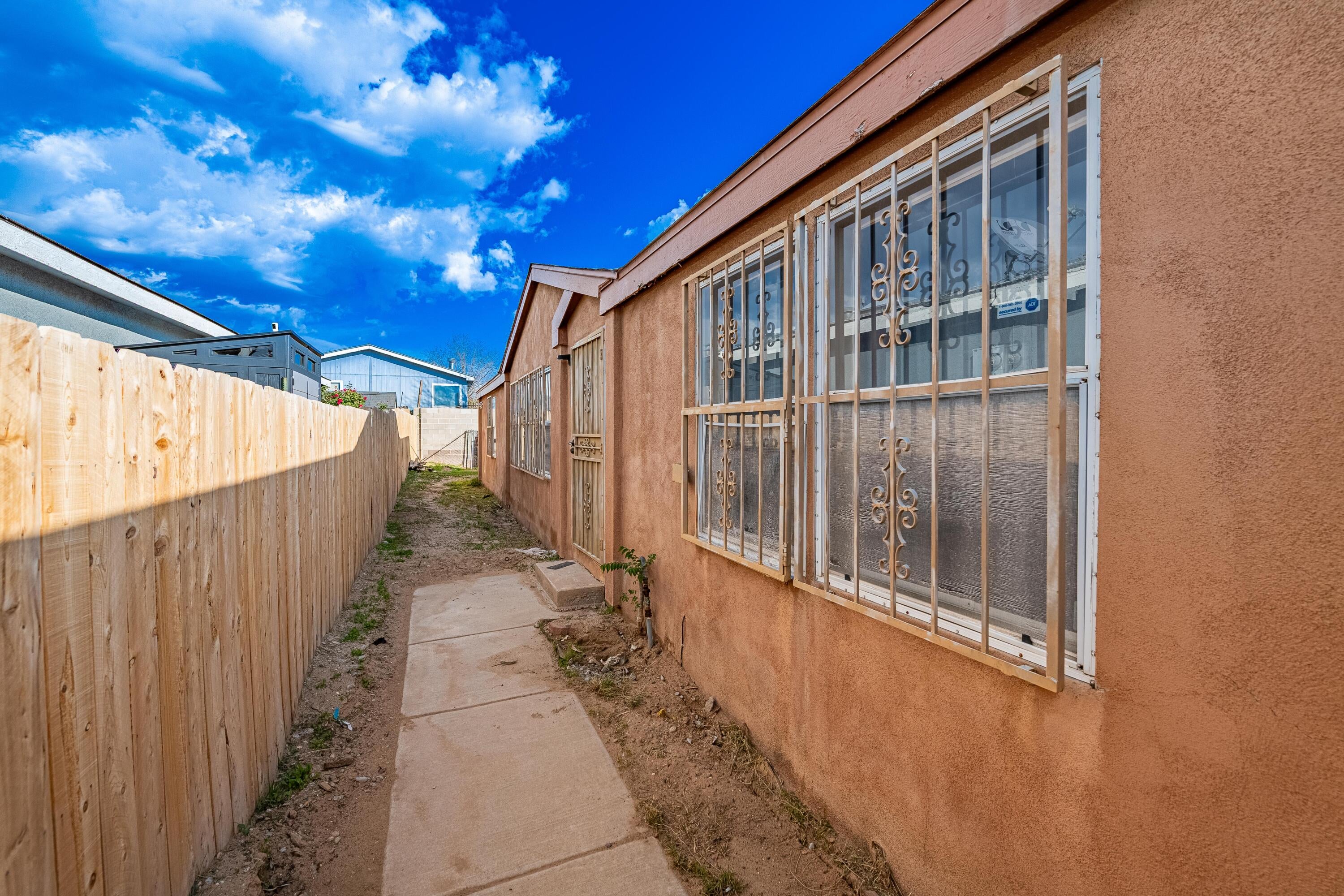9409 Vista Del Valle Street SW