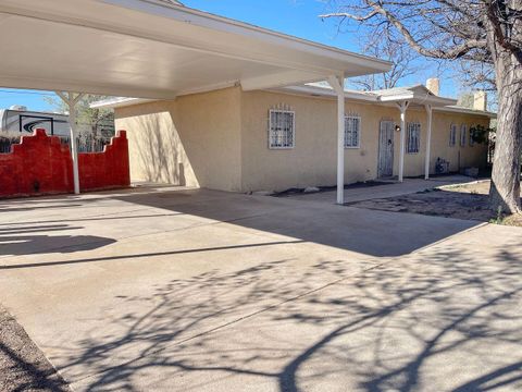 Homes For Sale - 1724 Coe Road<br/> Bernalillo County, Albuquerque, NM 87105