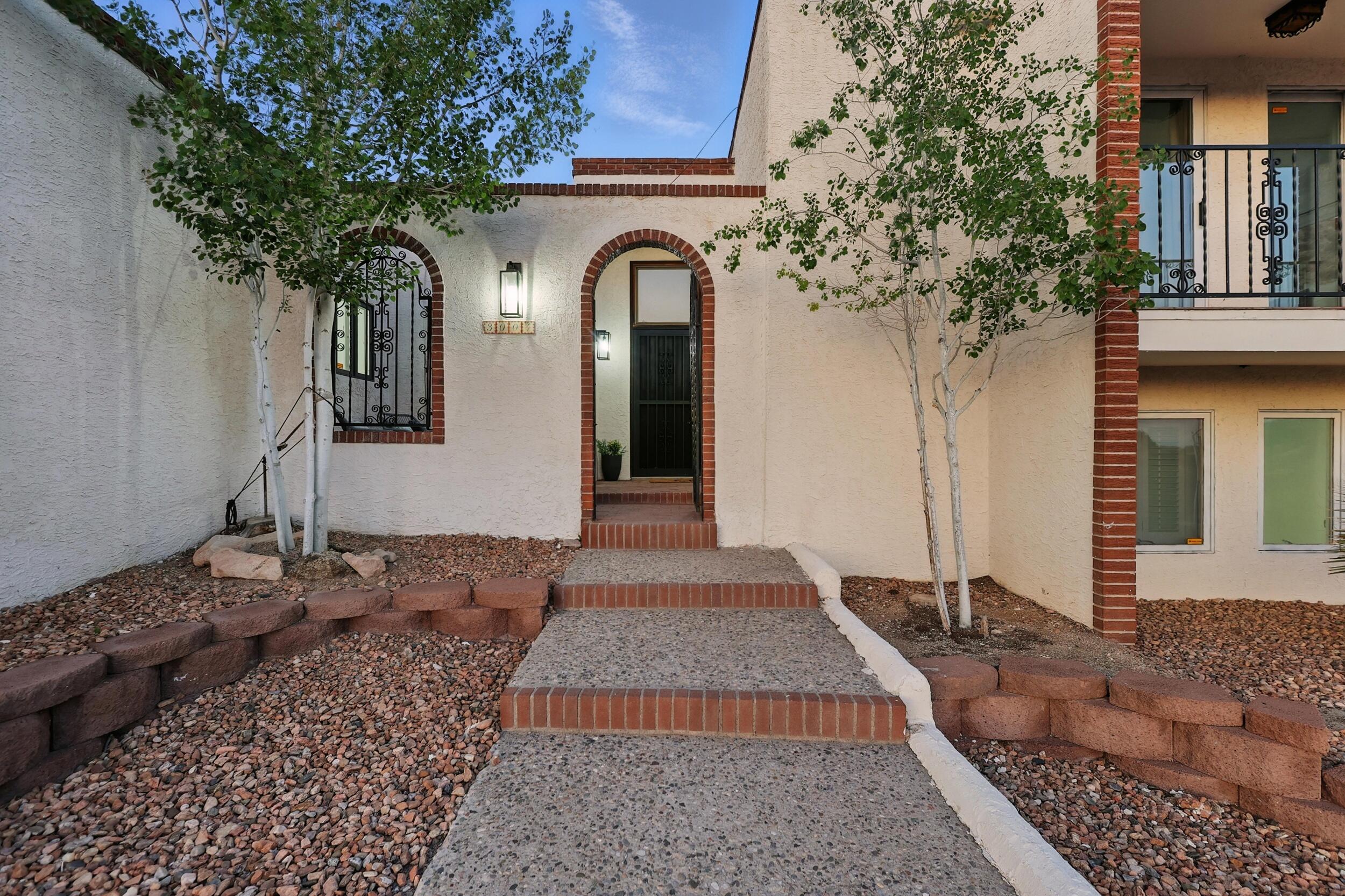3004 Camino De La Sierra NE