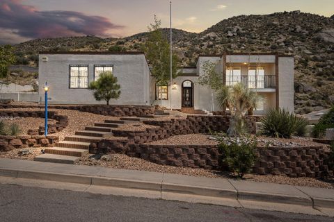Photo of 3004 Camino De La Sierra NE, Albuquerque, NM 87111 (MLS # 1091208)