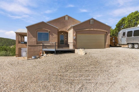 Homes For Sale - 11 Estribor Court<br/> Edgewood, NM 87015