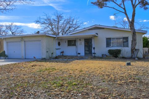 Photo of 1305 Chama Street NE, Albuquerque, NM 87110 (MLS # 1098666)