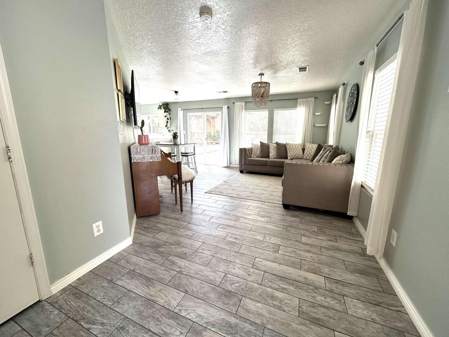 6225 Picture Rock Place NW