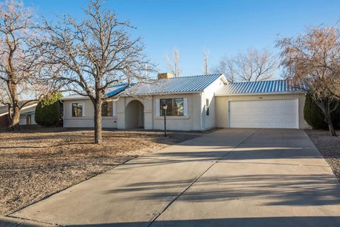 Photo of 1036 Baltic Avenue SE, Rio Rancho, NM 87124 (MLS # 1097762)