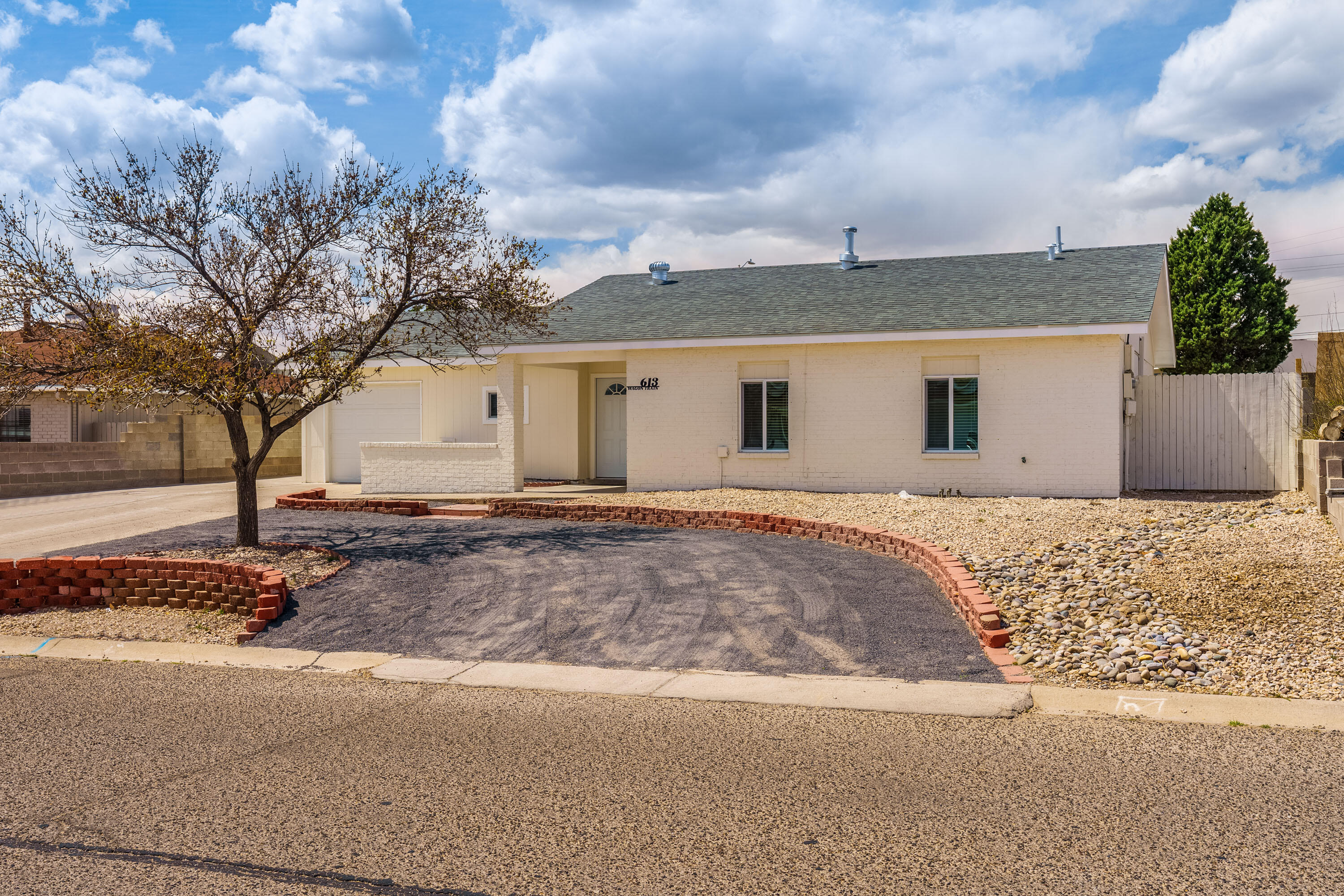 613 Wagon Train Drive, Rio Rancho, New Mexico image 2