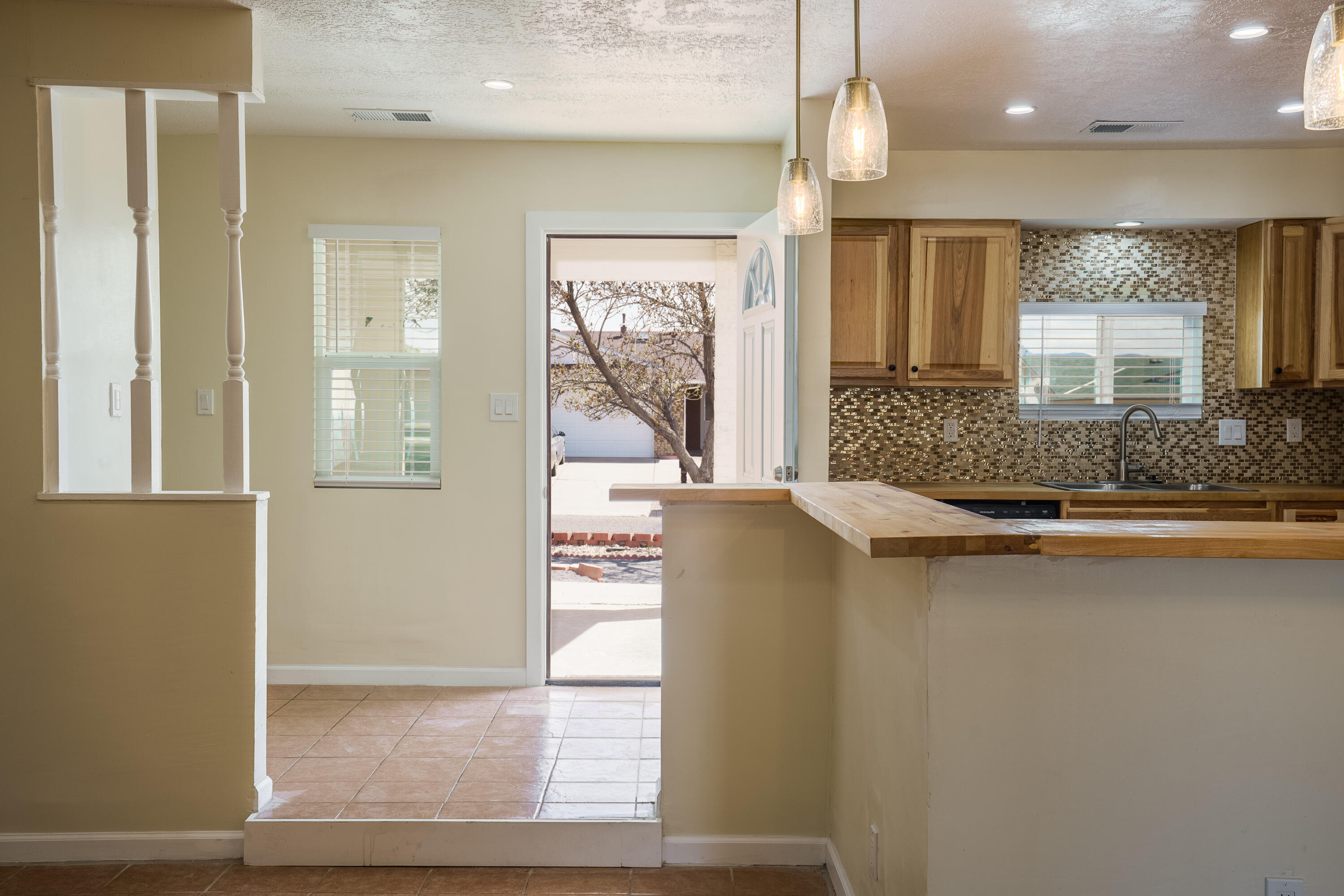 613 Wagon Train Drive, Rio Rancho, New Mexico image 4