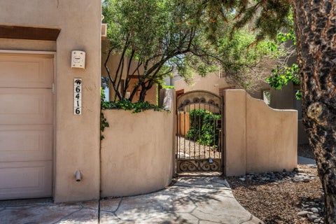 Townhouse For Sale - 6416 Sage Point Court<br/> Albuquerque, NM 87111