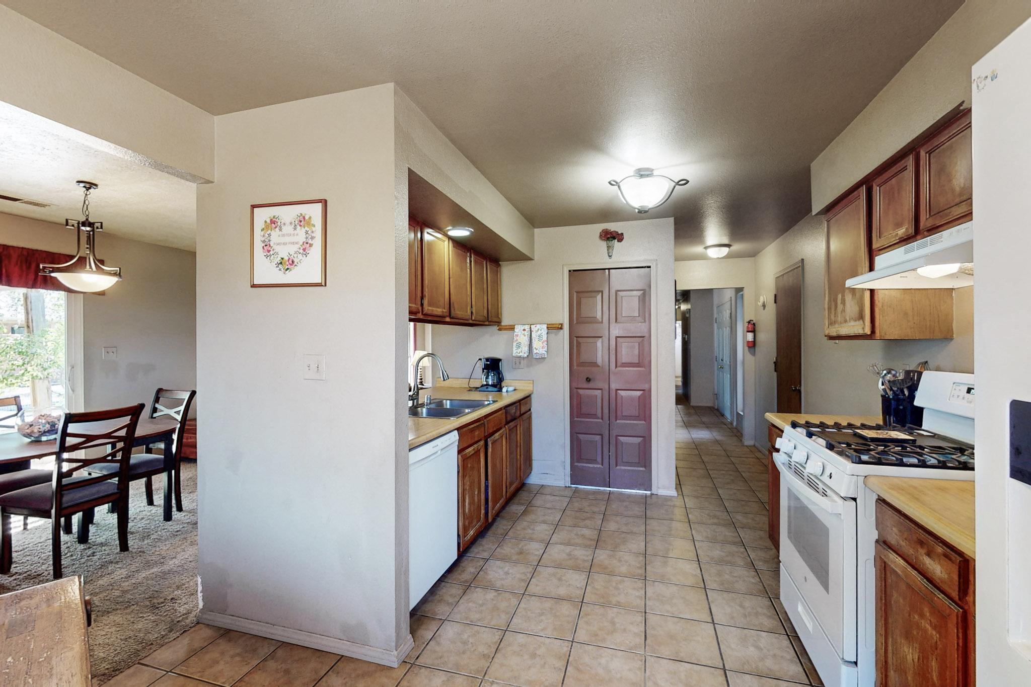2004 Western Hills Drive, Rio Rancho, New Mexico image 9