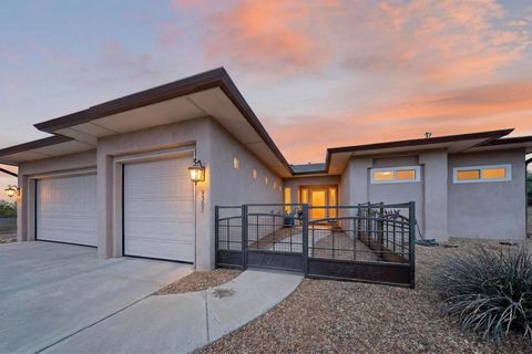 9507 Corona Avenue NE Albuquerque NM 87122