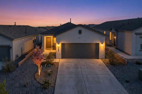 Photo of 10650 Valedon Lane SW, Albuquerque, NM 87121 (MLS # 1099221)
