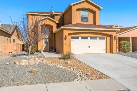 Homes For Sale - 2490 Desert Sky Street<br/> Valencia County, Los Lunas, NM 87031