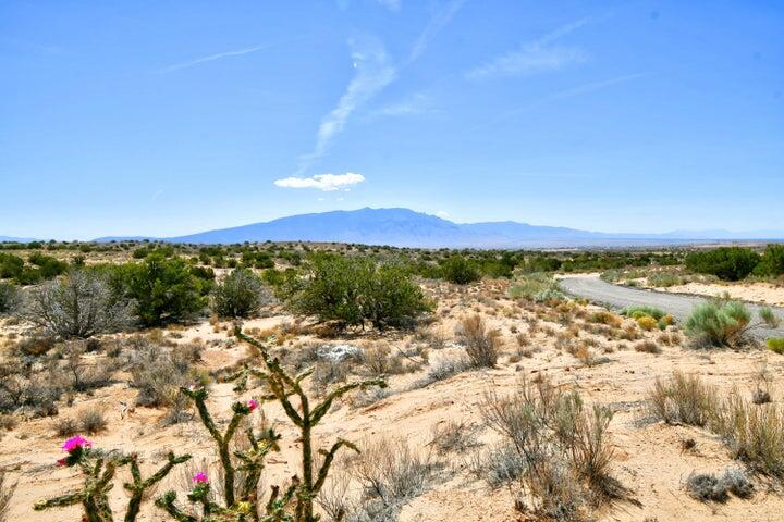 5224 Bachmann Court, Rio Rancho, New Mexico image 3