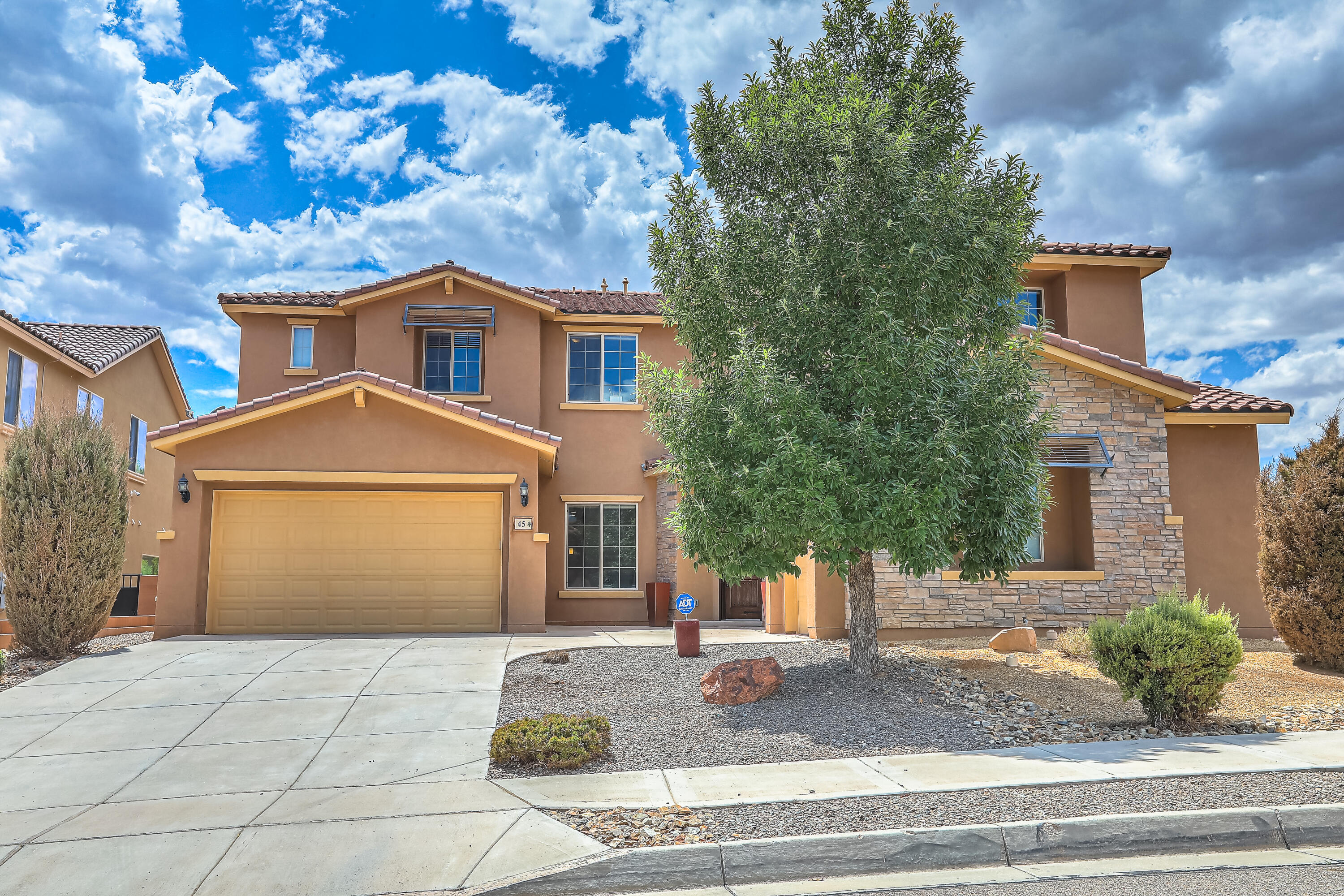 45 VISTA HERMOSA Place NE