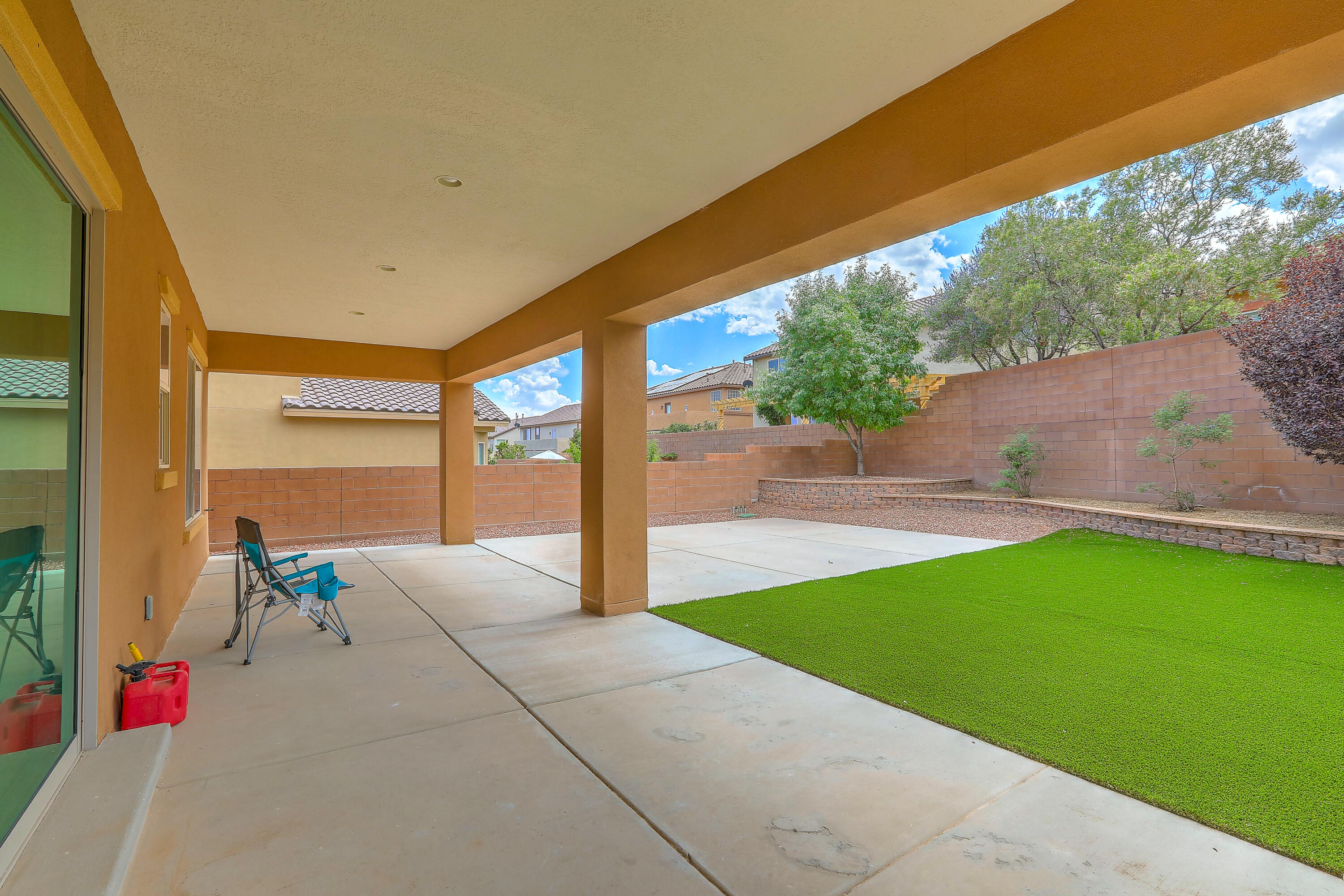 45 VISTA HERMOSA Place NE