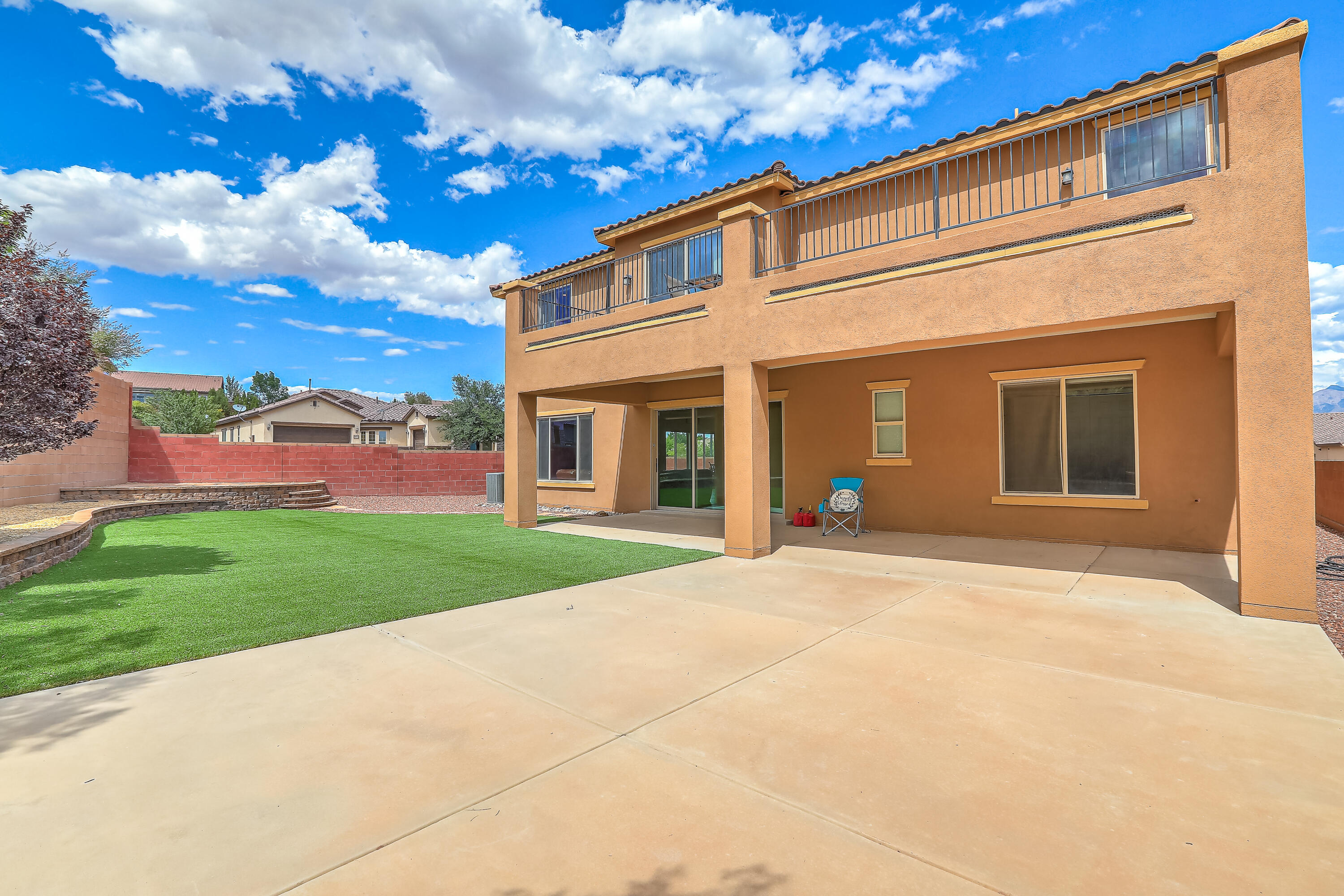 45 VISTA HERMOSA Place NE