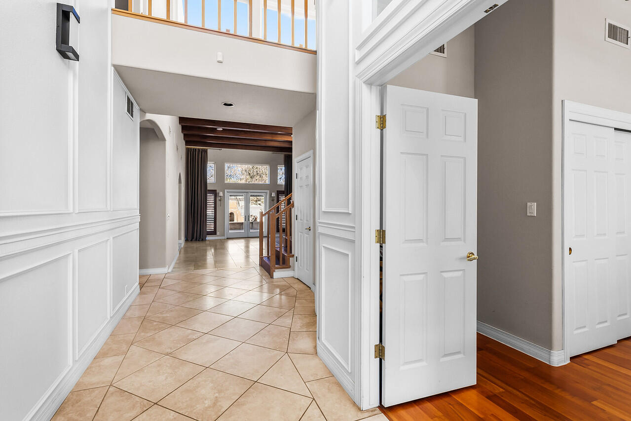 7709 Jacobo Drive NE