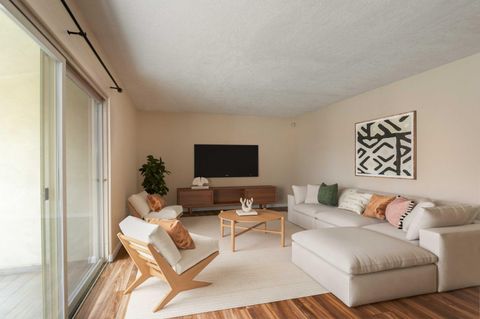 Photo of 901 Country Club Drive SE #APT G, Rio Rancho, NM 87124 (MLS # 1093320)