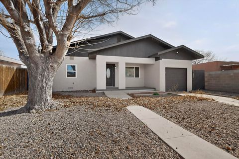 Photo of 5316 10th Court NW, Albuquerque, NM 87107 (MLS # 1098217)