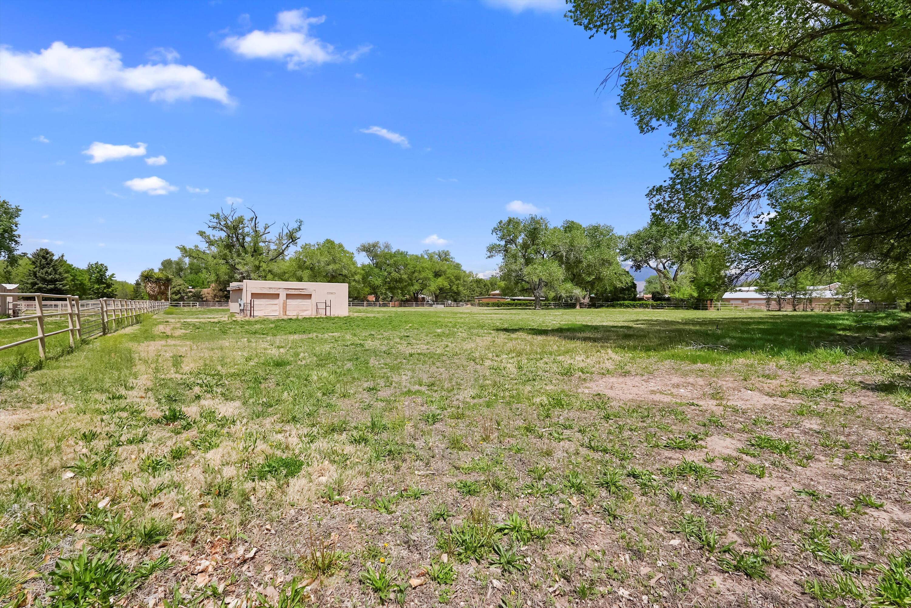 8737 Rio Grande Boulevard, Los Ranchos, New Mexico image 6