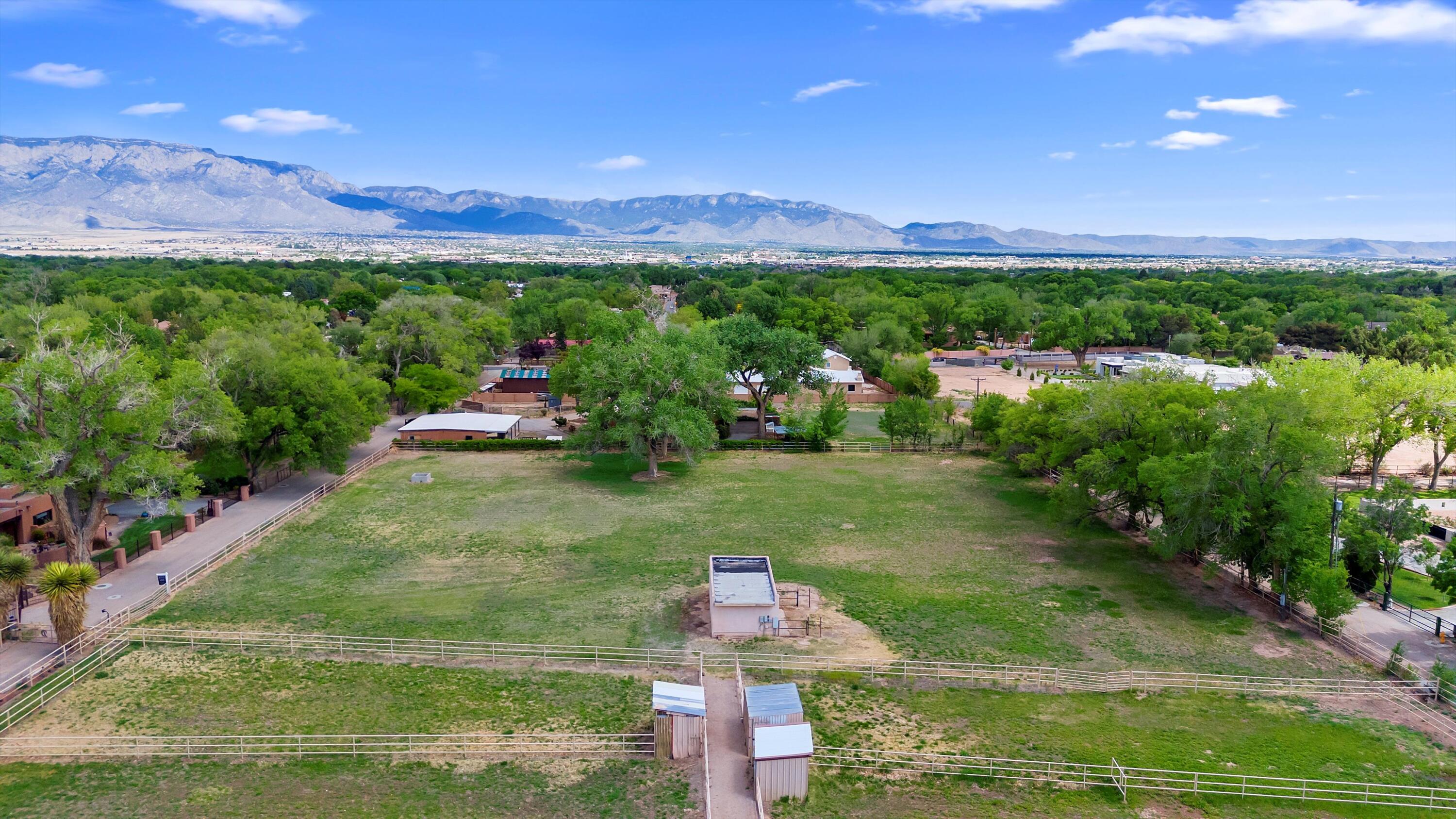 8737 Rio Grande Boulevard, Los Ranchos, New Mexico image 3