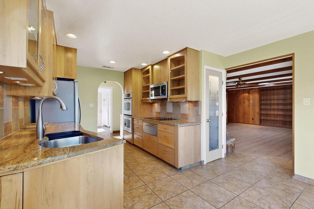 8232 Avenida La Prestina, Albuquerque, New Mexico image 12