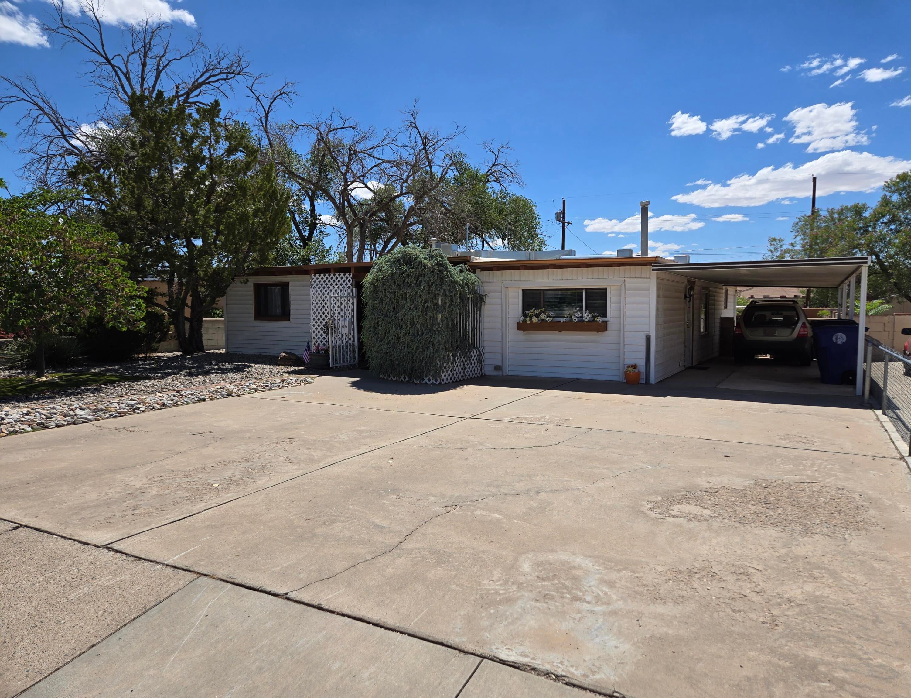 2909 Graceland Drive NE