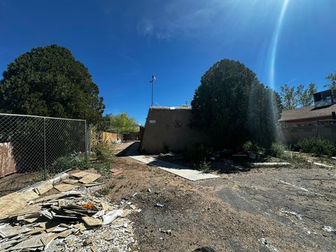 436 Grove Street SE Albuquerque NM 87108