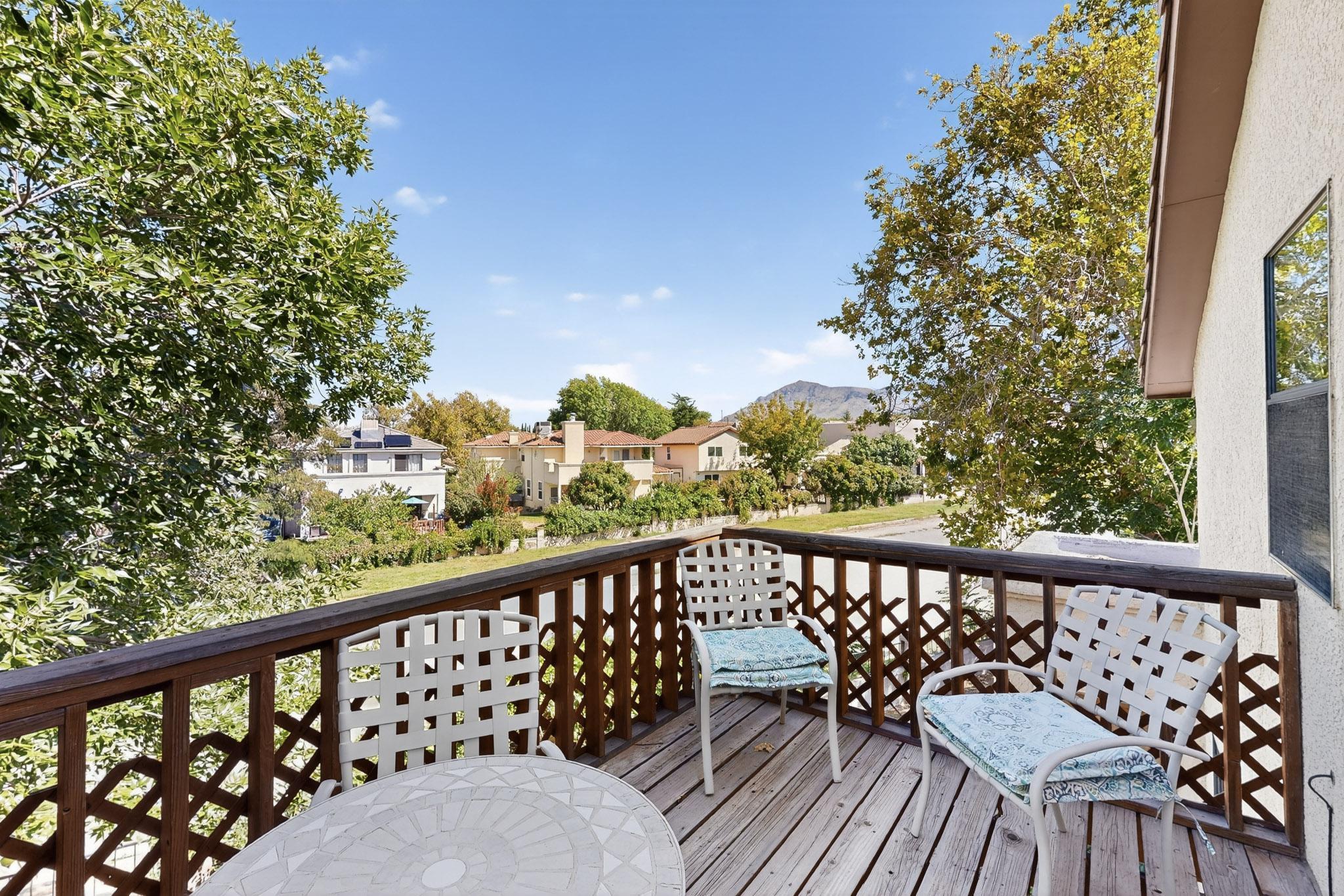 7809 OAKLAND Avenue NE