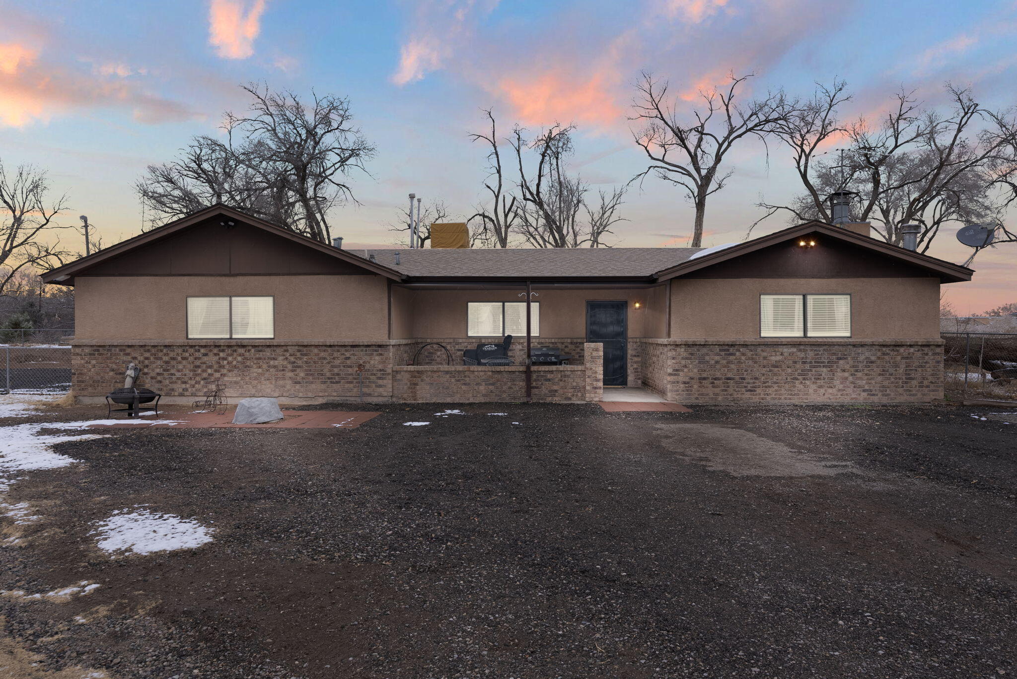 1070 Harris Avenue, Bosque Farms, New Mexico image 1