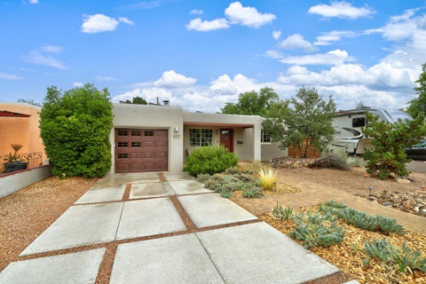 Photo of 420 Manzano Street NE, Albuquerque, NM 87108 (MLS # 1111135)