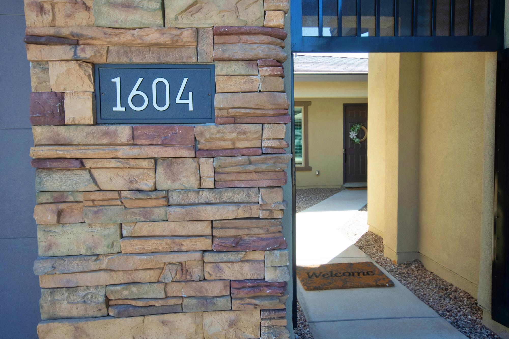 1604 Deer Valley Trail NW