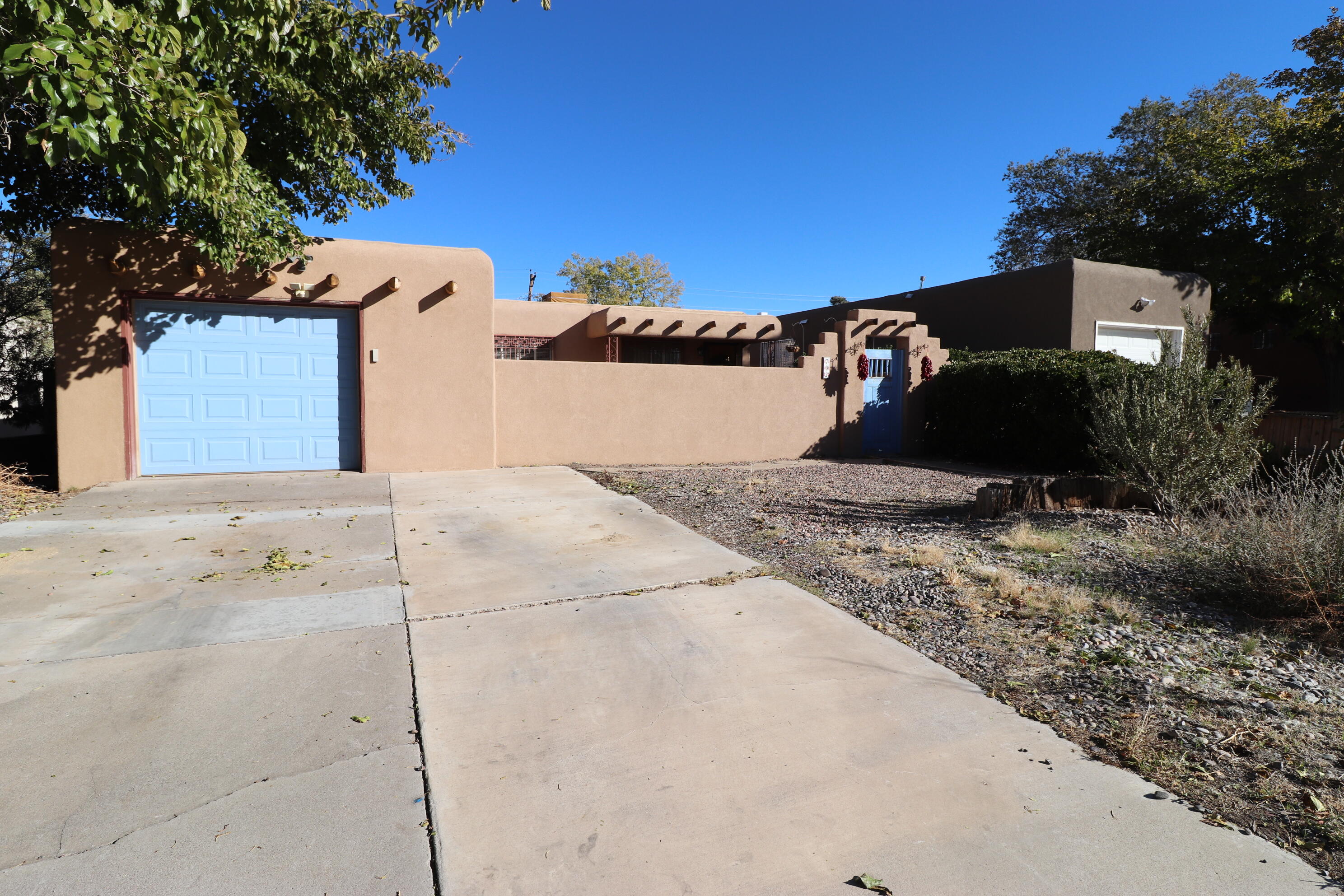 702 Dallas Street, Albuquerque, New Mexico image 1