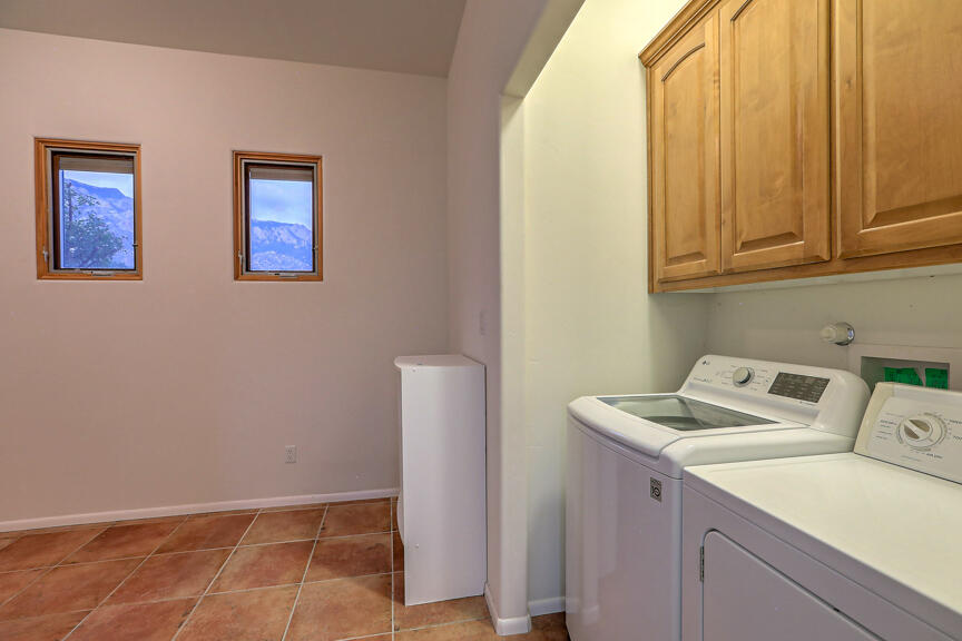 908 Tramway Lane, Albuquerque, New Mexico image 32